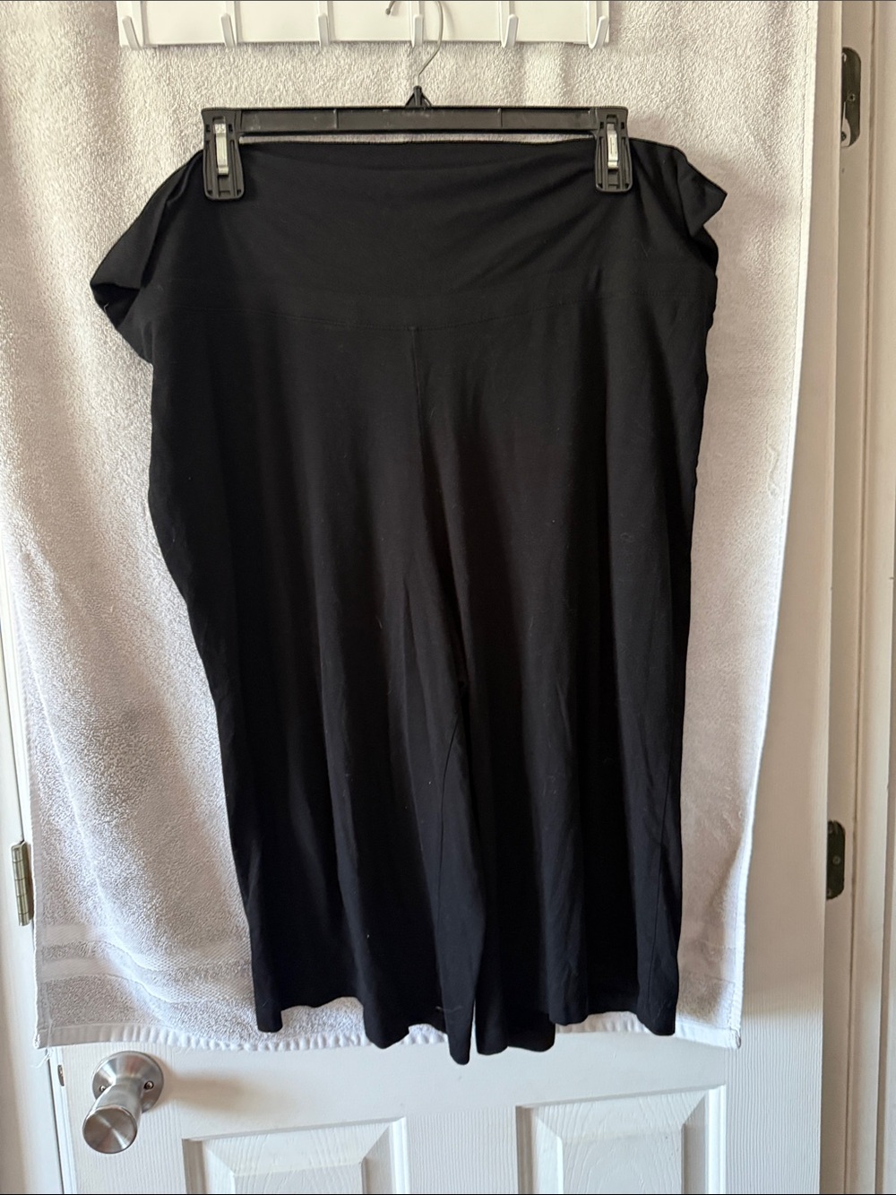 Old Navy Black Wide-Leg Capris with Stretch Waistband